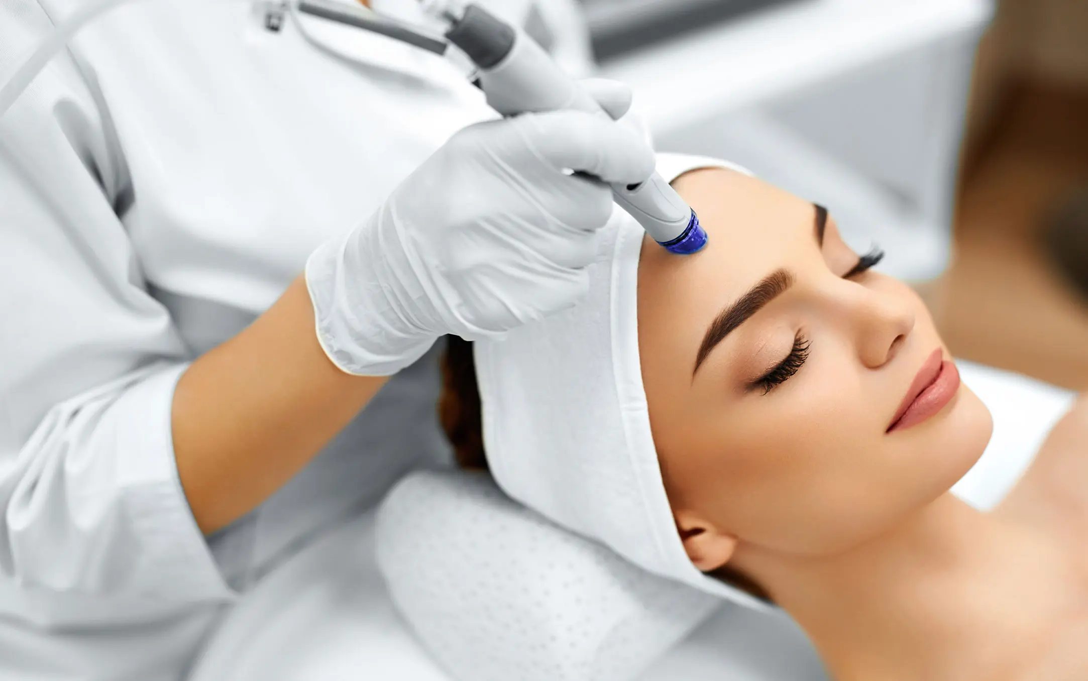 What Is Collagen Lift Therapy and How Can It Help Ageing, Loose Skin Wokingham?